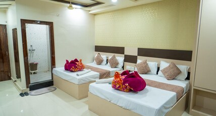 Hotel Siddhi Vinayak Room Type - FAMILY ROOM