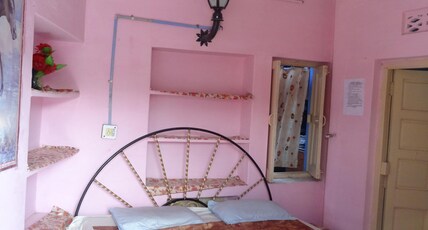 Amar Niwas Room Type - double room with bath room