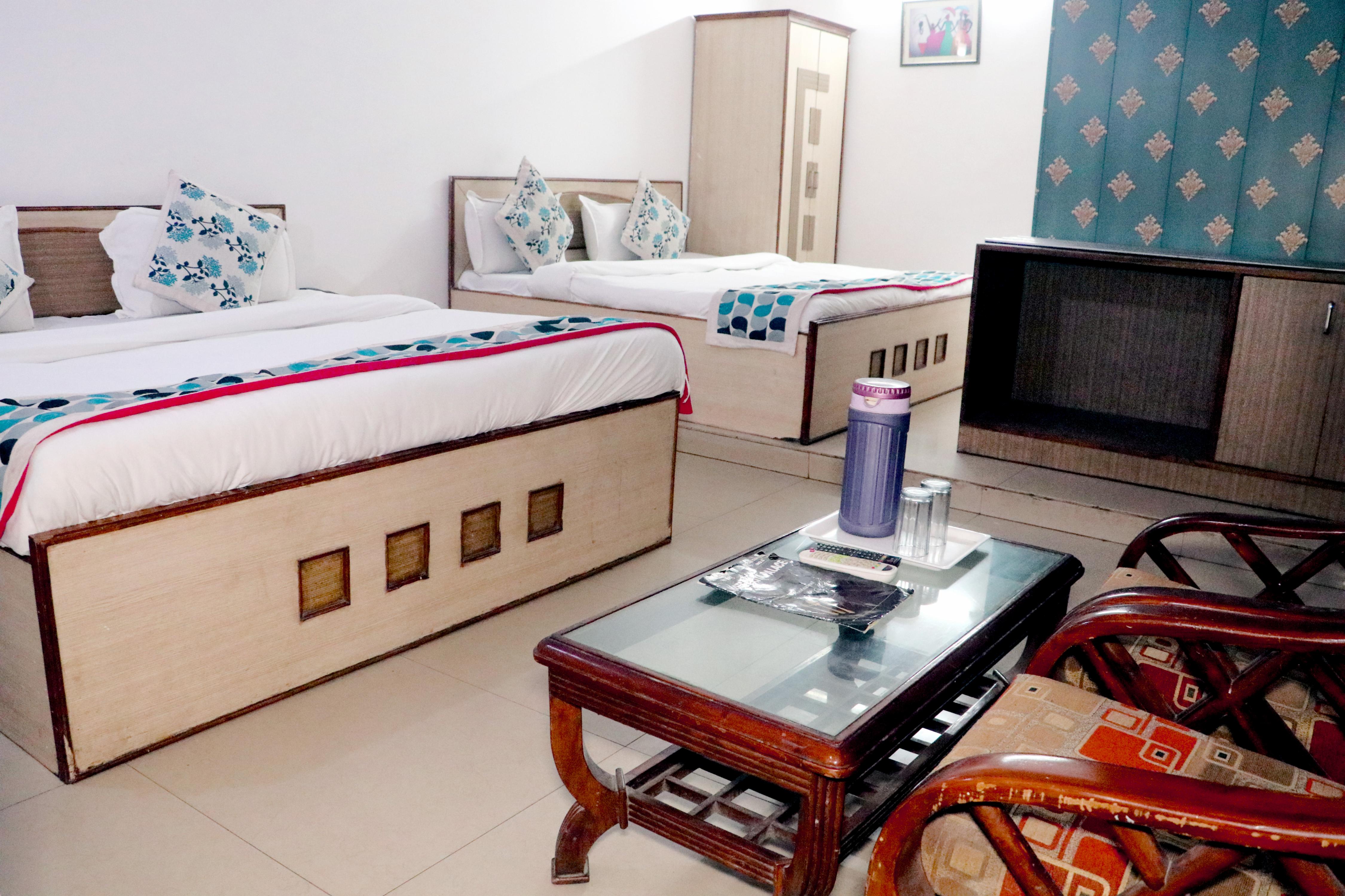 Hotel Riya Palace - Idgah Railway Station Agra Room Type - Classic Family Room