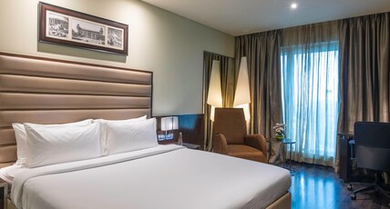 Vivanta Hyderabad, Begumpet Room Type - Superior Room King Bed