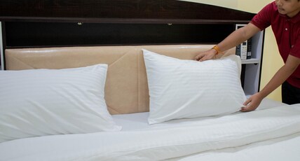 hotel geetanjali Room Type - DELUXE DOUBLE BED AC