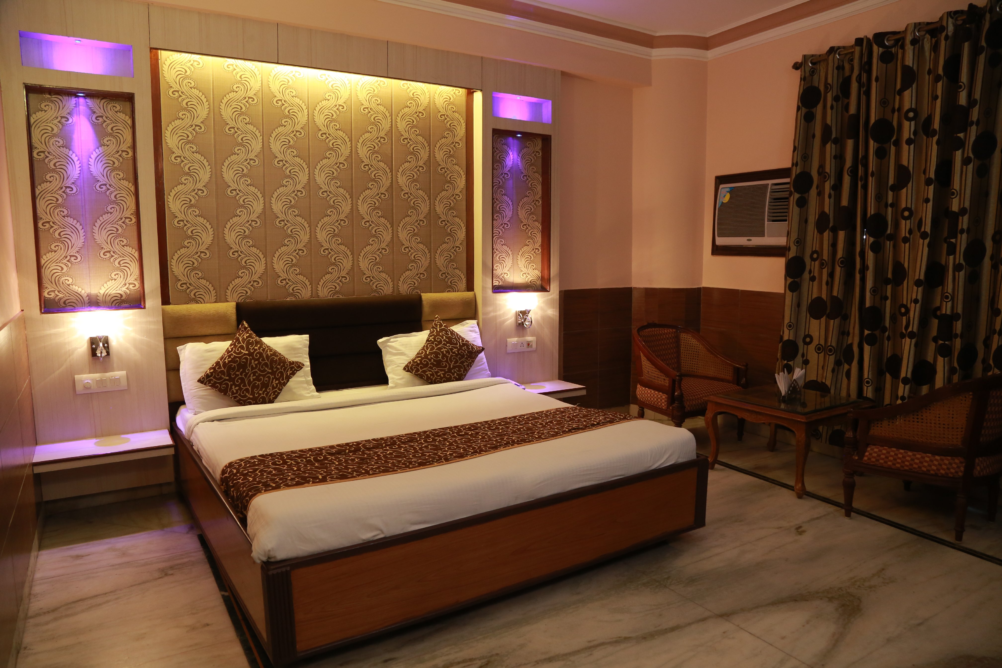 Hotel Mahal Room Type - Executive Room With Work Desk