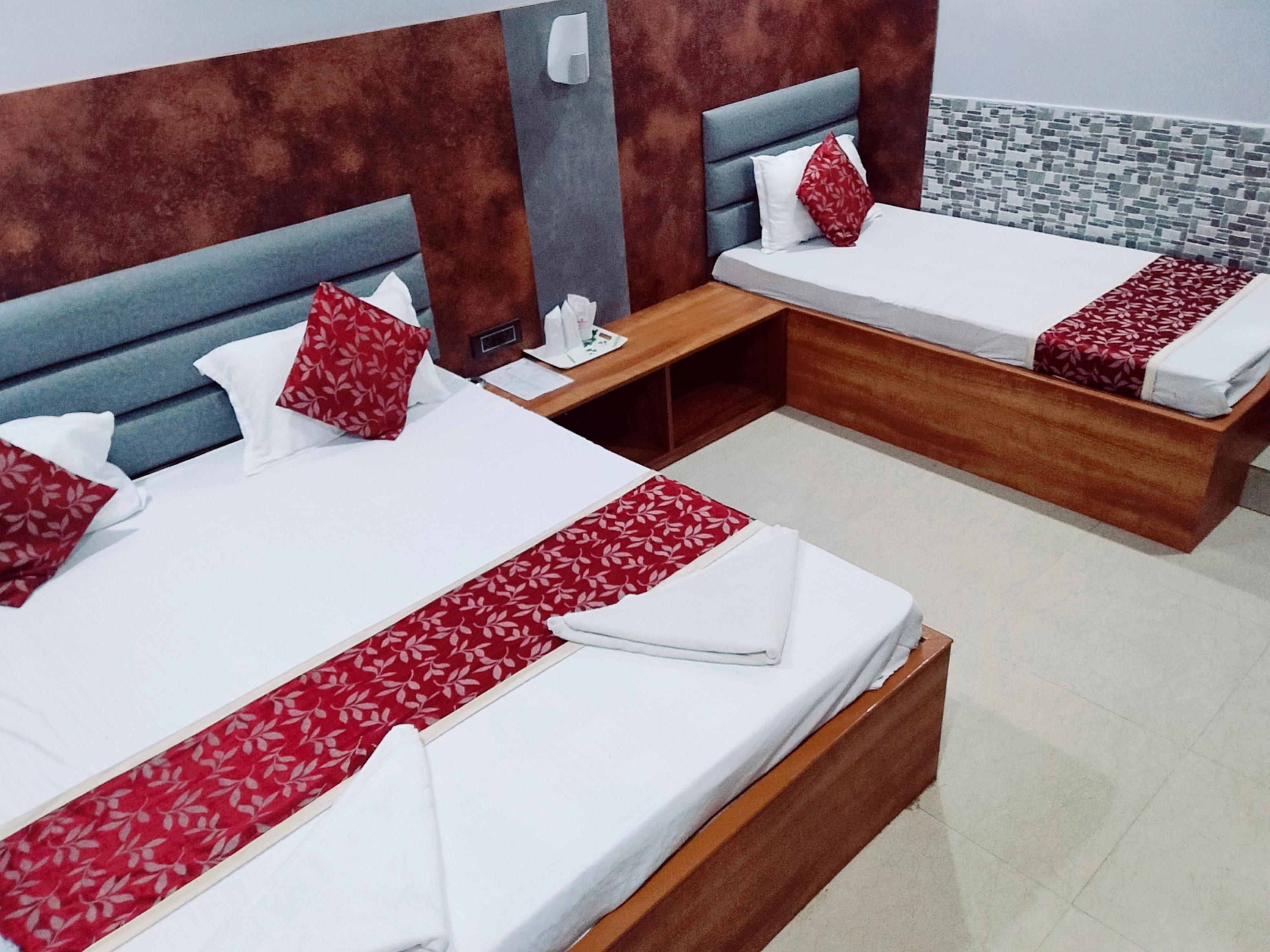 CITY PARK Room Type - Deluxe Triple Non AC Room