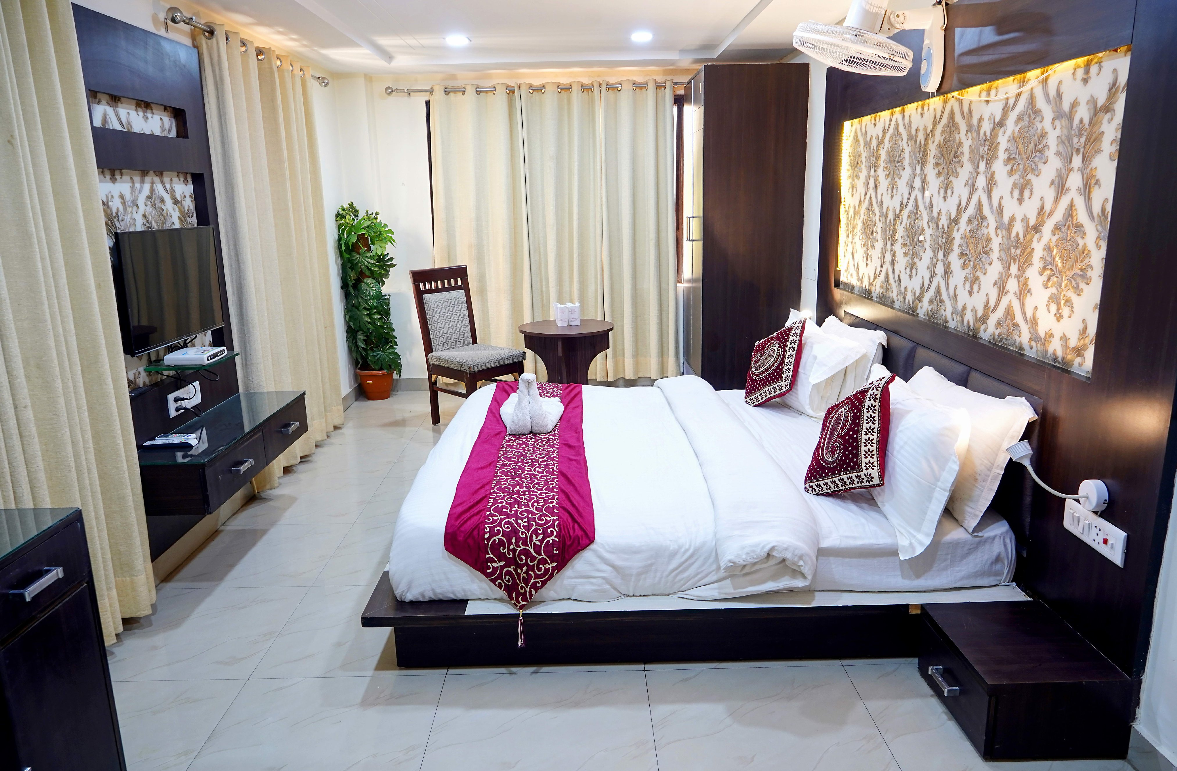 Hotel Vikrant Room Type - Semi Deluxe Room