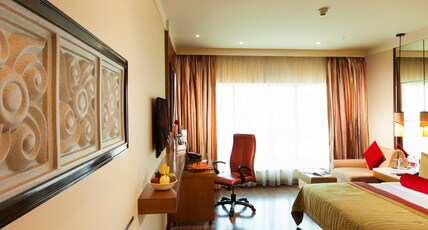 Vivanta Coimbatore Room Type - Premium Pool View King Bed
