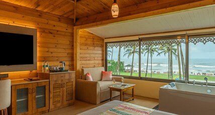 La Cabana Beach Resort & Spa Room Type - Sea Facing Chalet with Jacuzzi