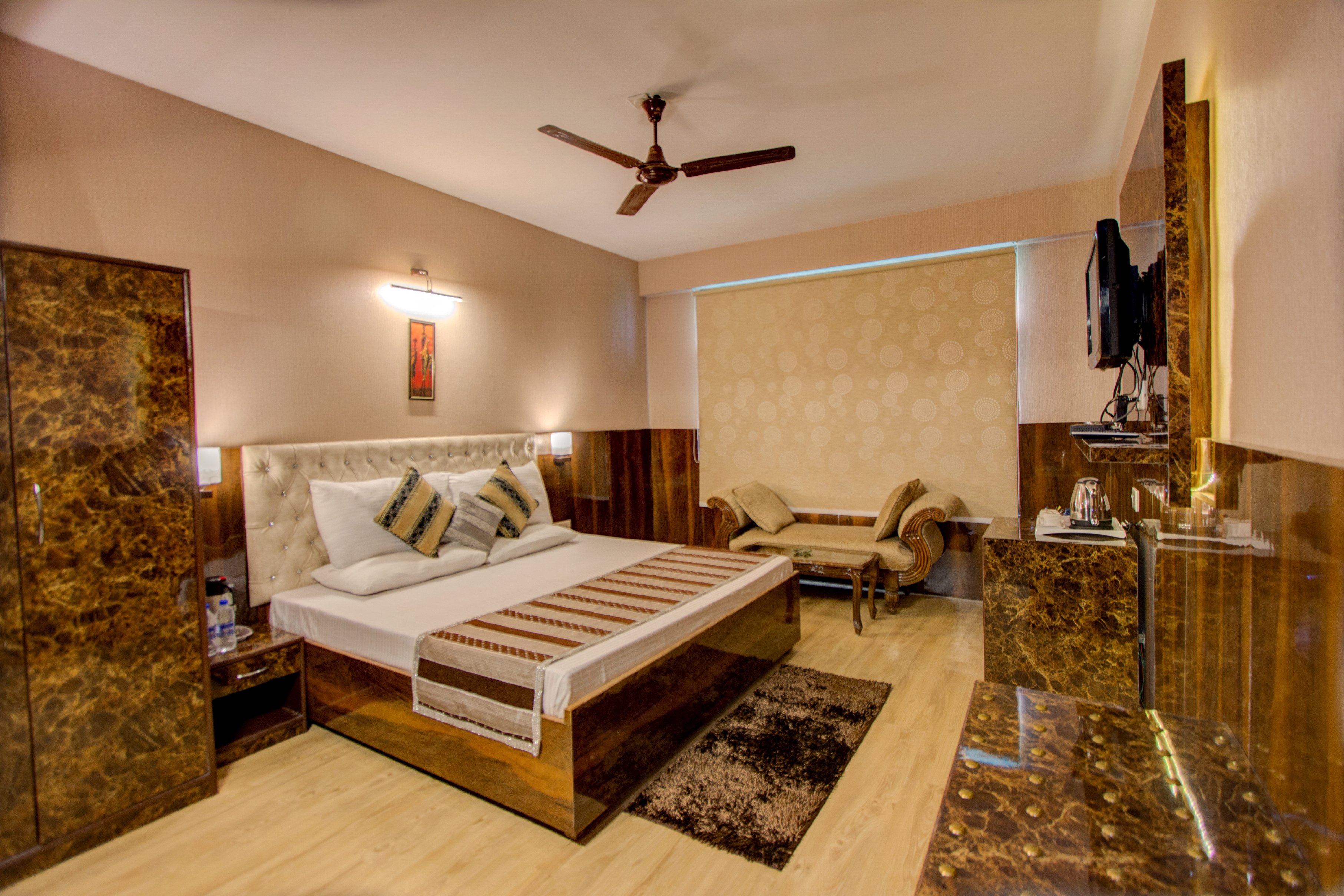 Hotel Natraj (500 Mtrs from Volvo Bus Stand) - Tap to explore photos