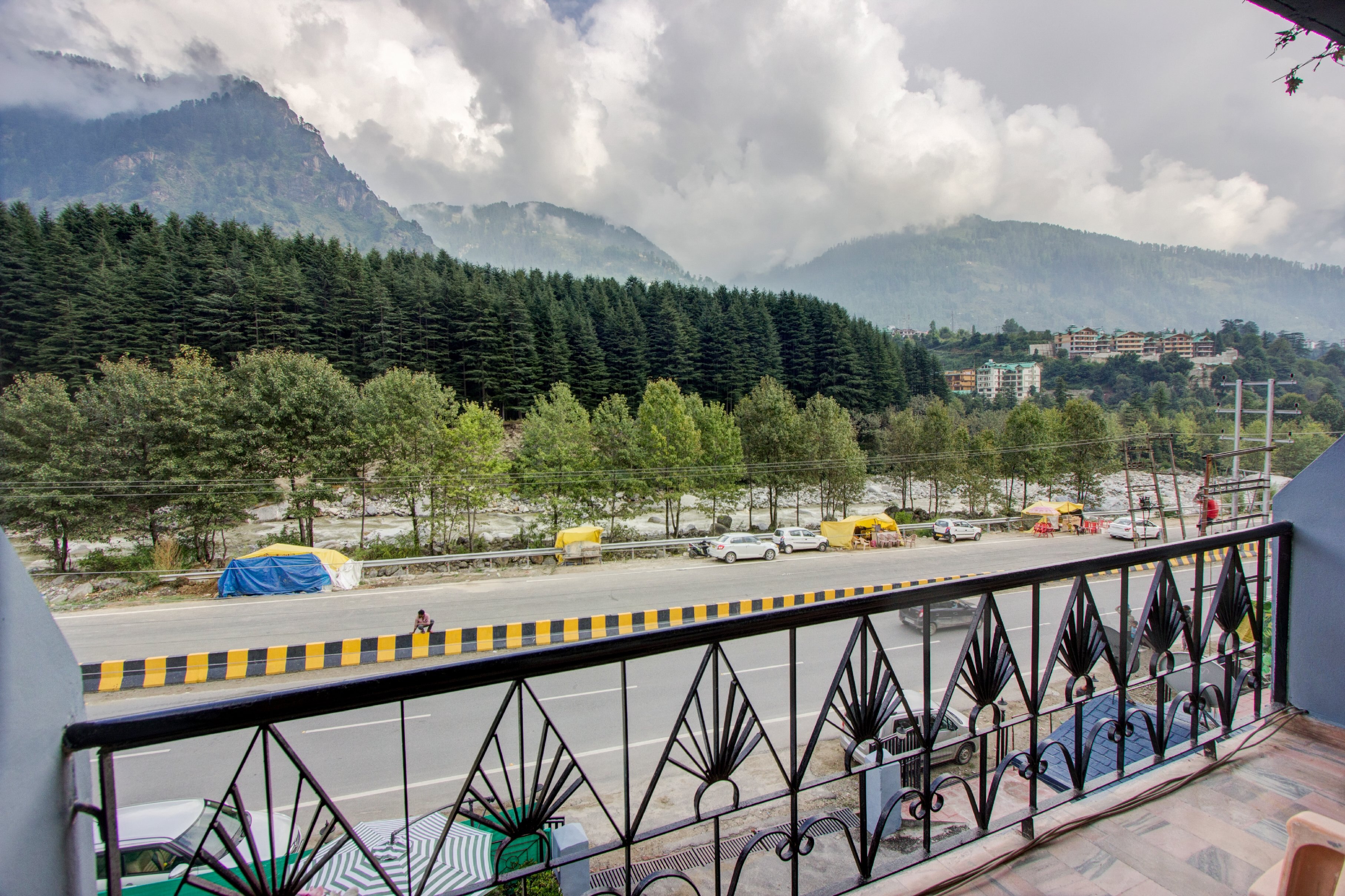 Hotel Natraj (500 Mtrs from Volvo Bus Stand) - Tap to explore photos