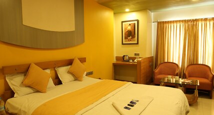 HOTEL KOHINOOR SQUARE Room Type - EXECUTIVE AC Room