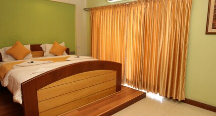 HOTEL KOHINOOR SQUARE Room Type - GRAND SUITE AC