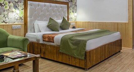 The Royal Regency Room Type - Luxury Suite (With Bathtub and Private Balcony)