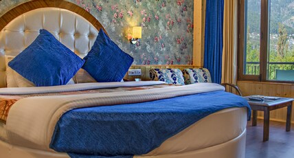 The Royal Regency Room Type - Royal Suite (Round Bedded With Bathtub and Private Balcony )