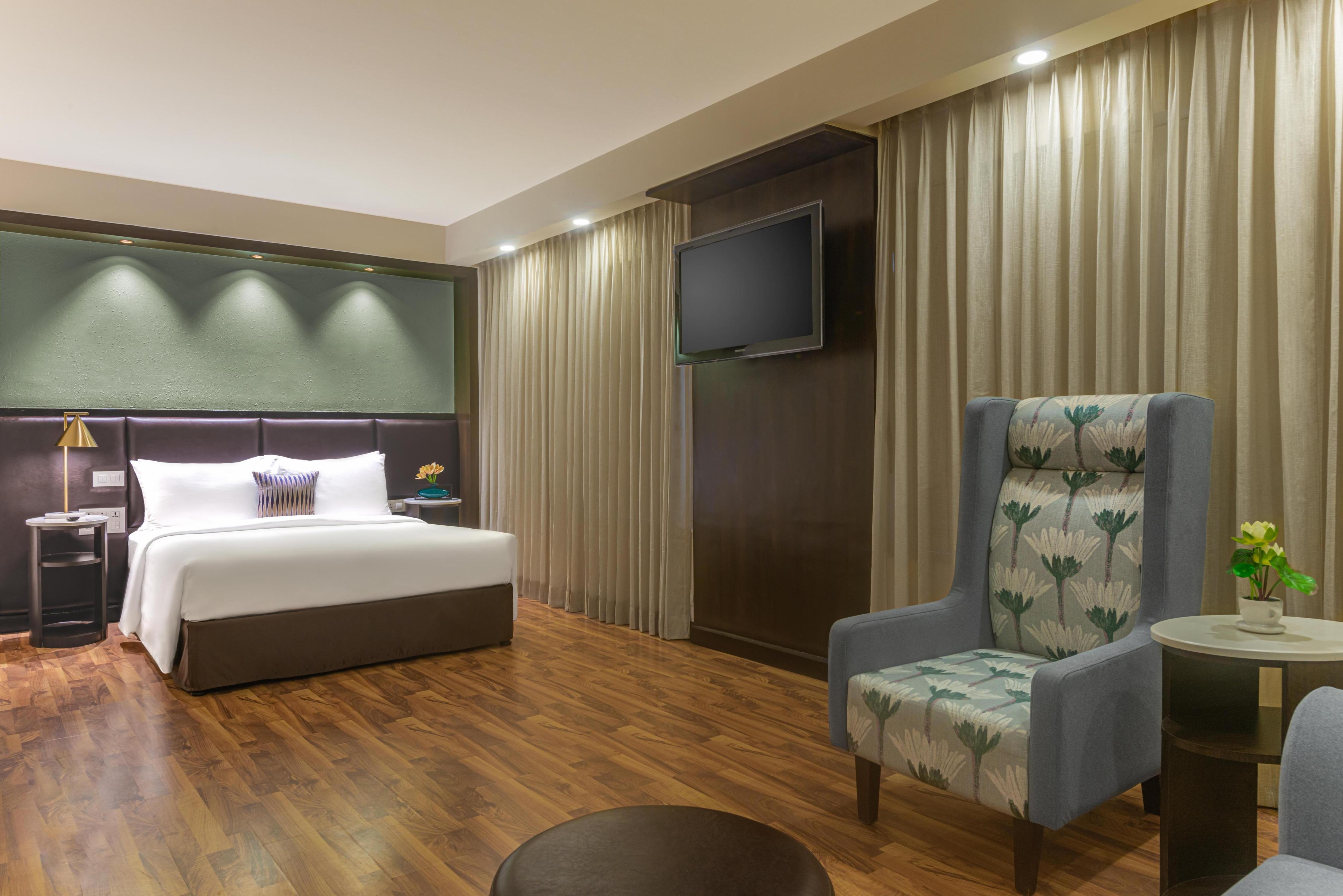 Hampton by Hilton Vadodara-Alkapuri Room Type - 1 QUEEN BED ACCESSIBLE W/SOFABED NONSMOKING Hampton by Hilton Vadodara-Alkapuri Room Type - 1 QUEEN BED ACCESSIBLE W/SOFABED NONSMOKING