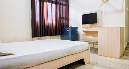 Hotel Shakun Room Type - Deluxe Non AC