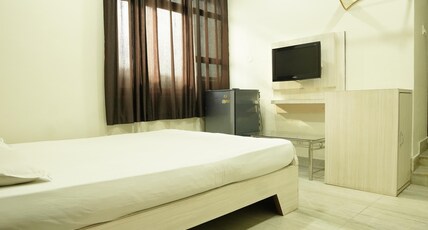 Hotel Shakun Room Type - Deluxe AC Room