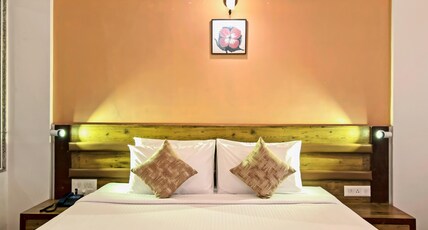 Hotel Sapphire By Fair Hospitality Room Type - Deluxe Room