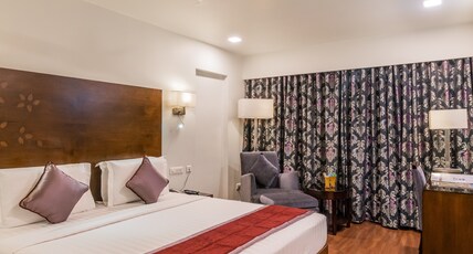 Best Western Ramachandra Room Type - 1 King Bed, Smoking Room, Premium Room, Flat Screen Television, Safe, Mini Bar, Wi-Fi, Full Breakfas Best Western Ramachandra Room Type - 1 King Bed, Smoking Room, Premium Room, Flat Screen Television, Safe, Mini Bar, Wi-Fi, Full Breakfas