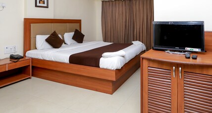 Hotel Lucky Goregaon Room Type - Deluxe Room