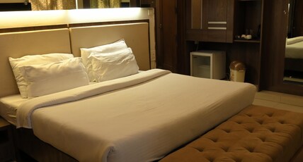Hotel Mohan Continental Room Type - Luxury Room (City or No View)