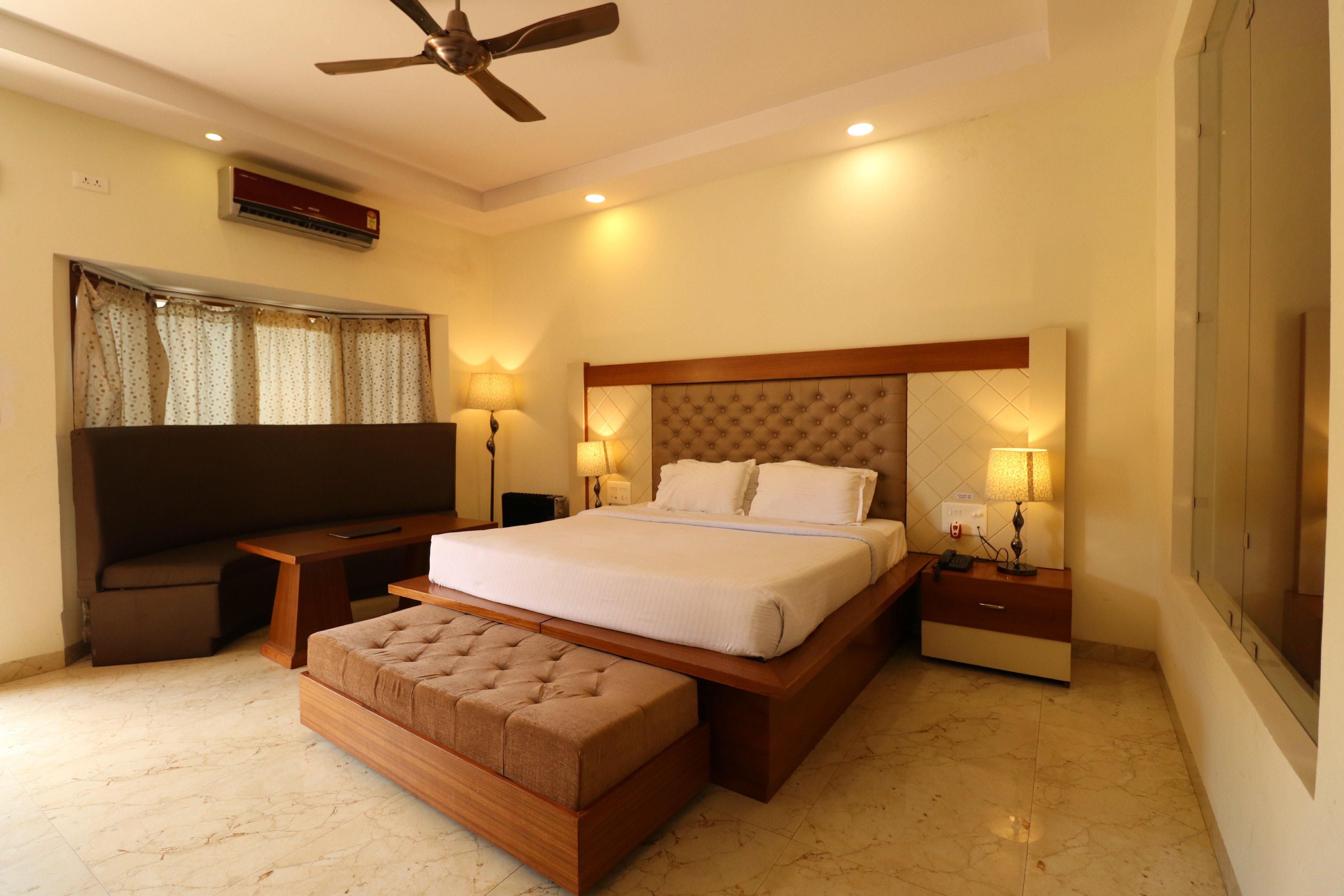 Hotel Mohan Continental - Tap to explore photos