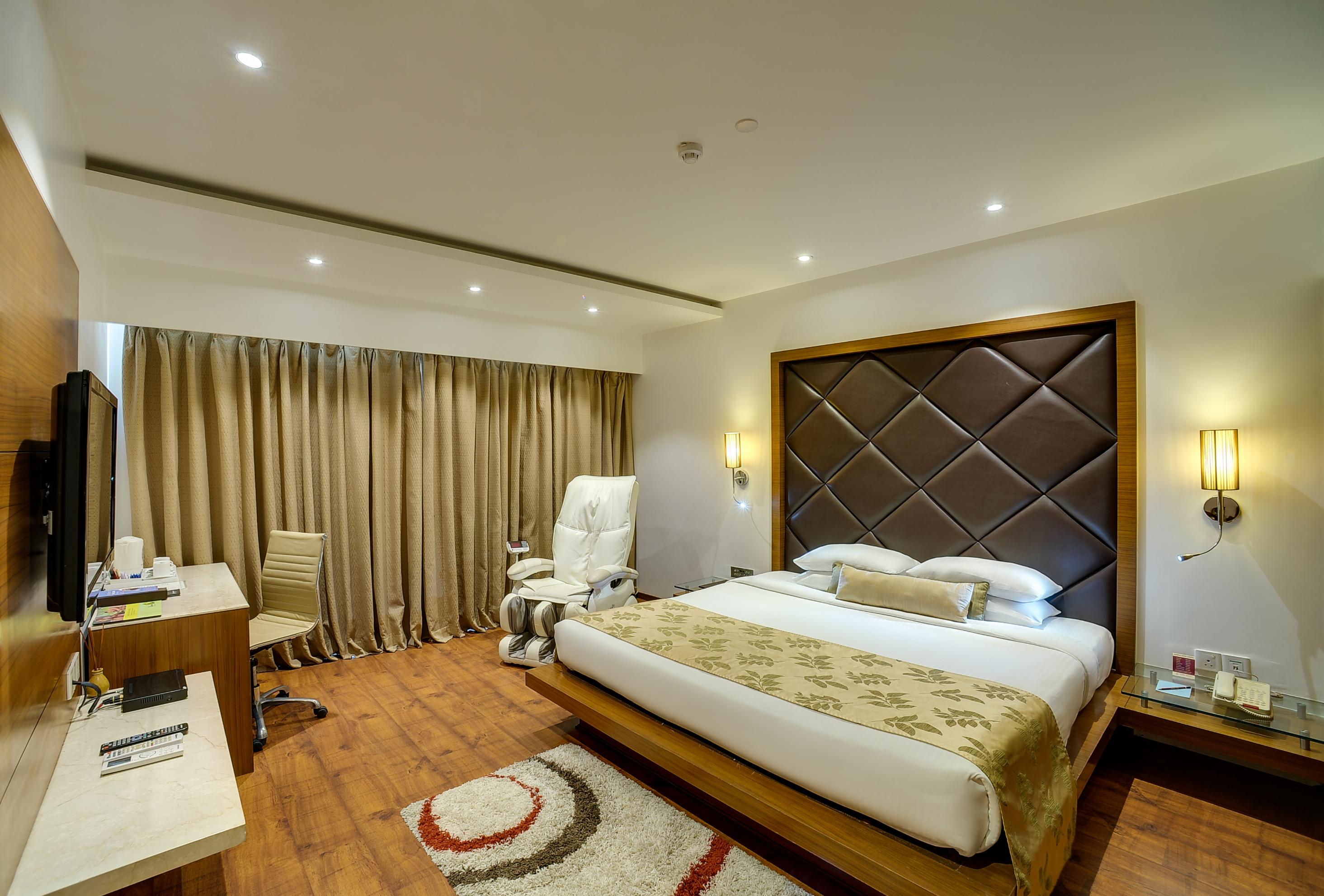 Ramee Grand Hotel and Spa Room Type - Suite Room with Jacuzzi