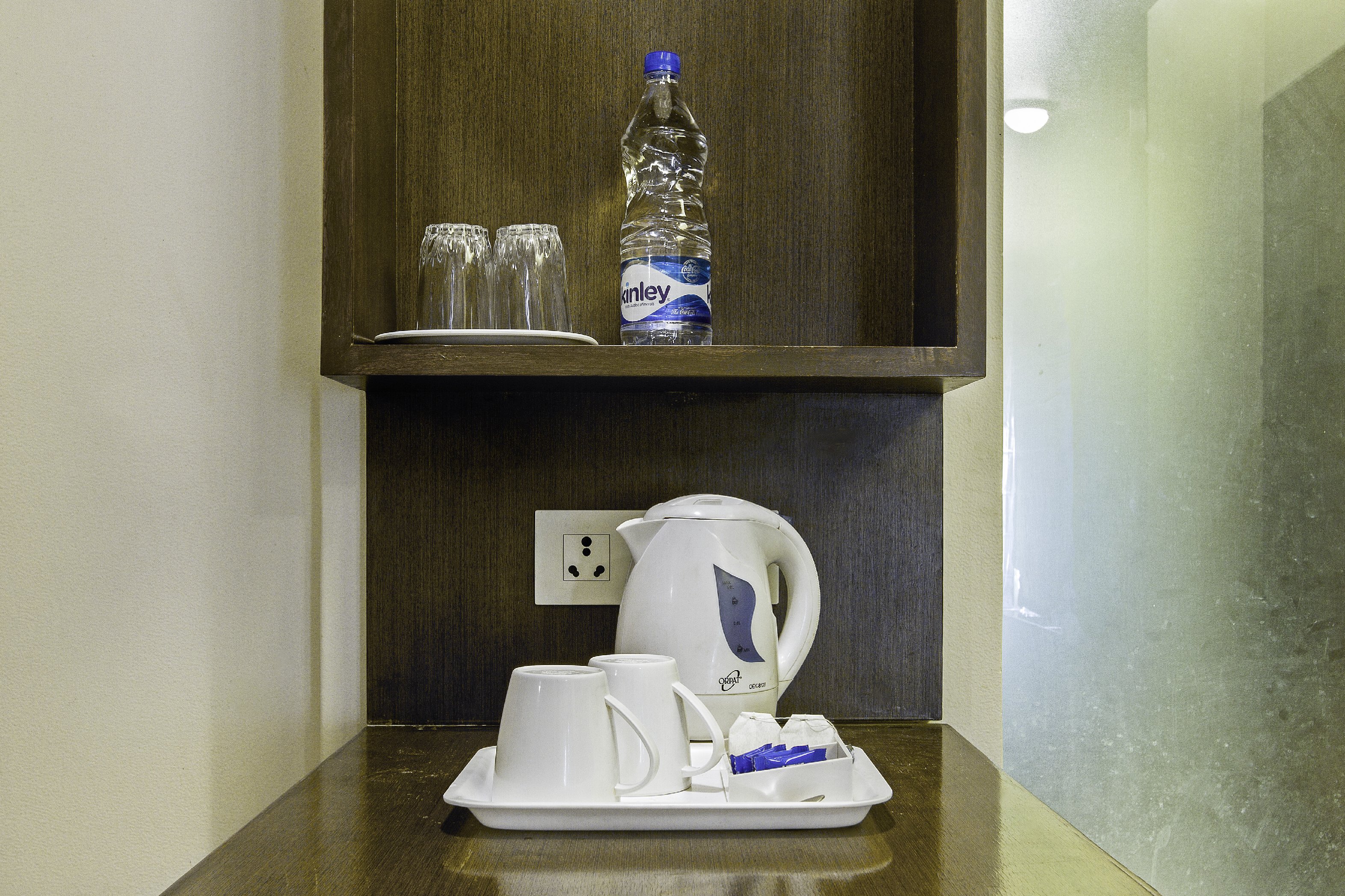 CORPORATE STAY - Tap to explore photos