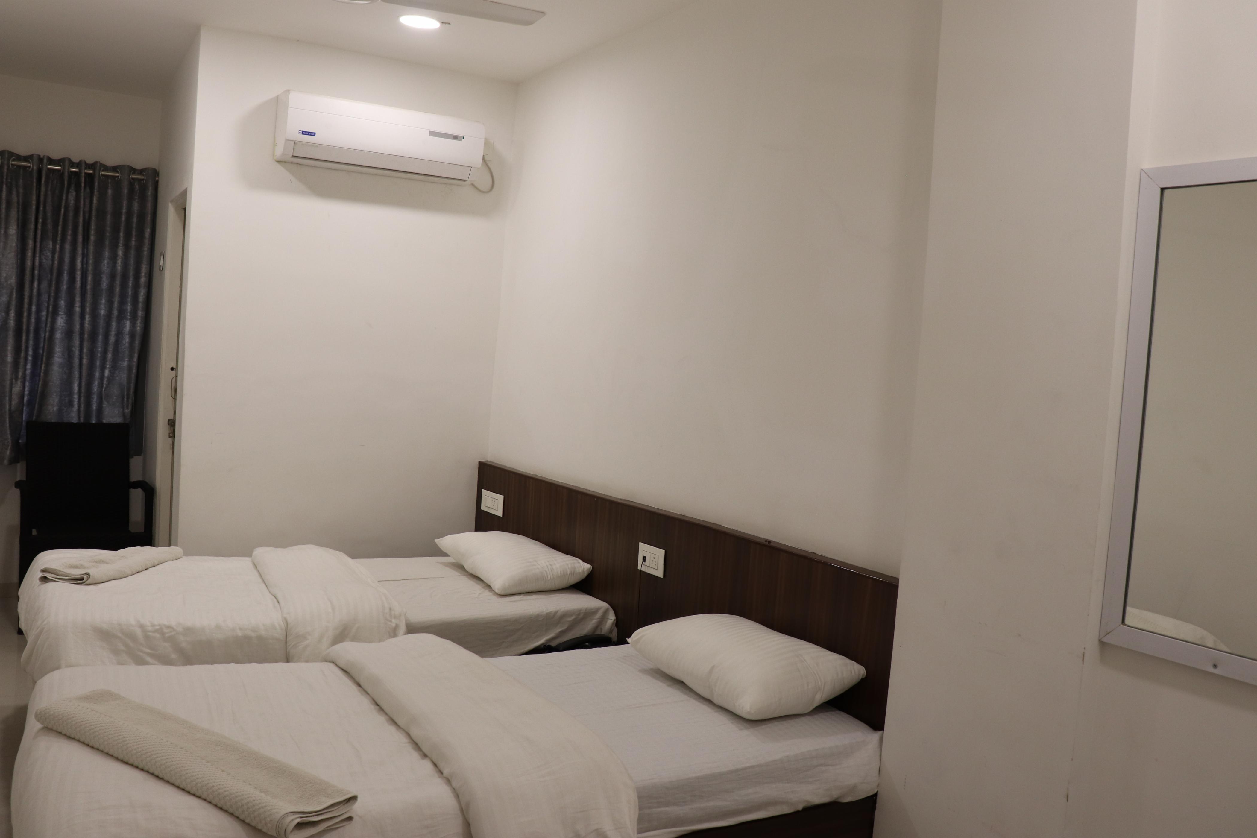 Hotel New Samrat Room Type - Superior AC Room