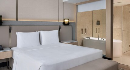 Courtyard by Marriott Mumbai International Airport Room Type - Courtyard Suite