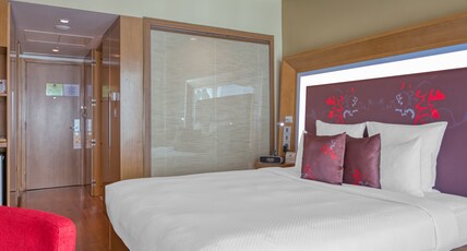 Novotel Bengaluru Outer Ring Road Room Type - Premier room king size bed