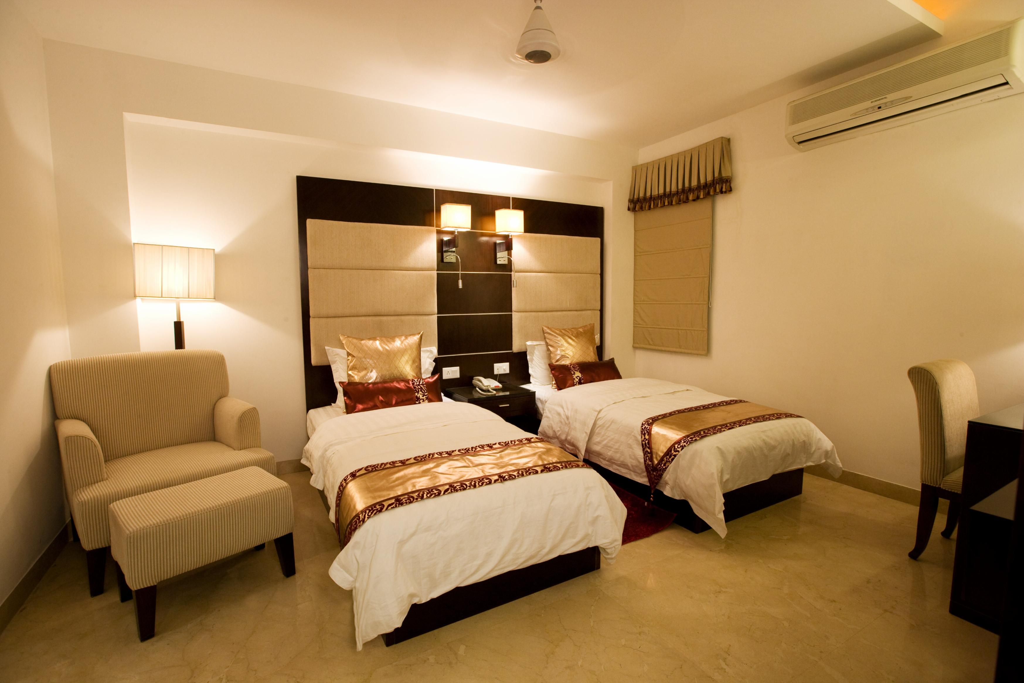 Eddison Hotel - Tap to explore photos