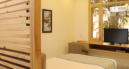 Ahuja Residency, Dlf Phase II Room Type - Deluxe Room