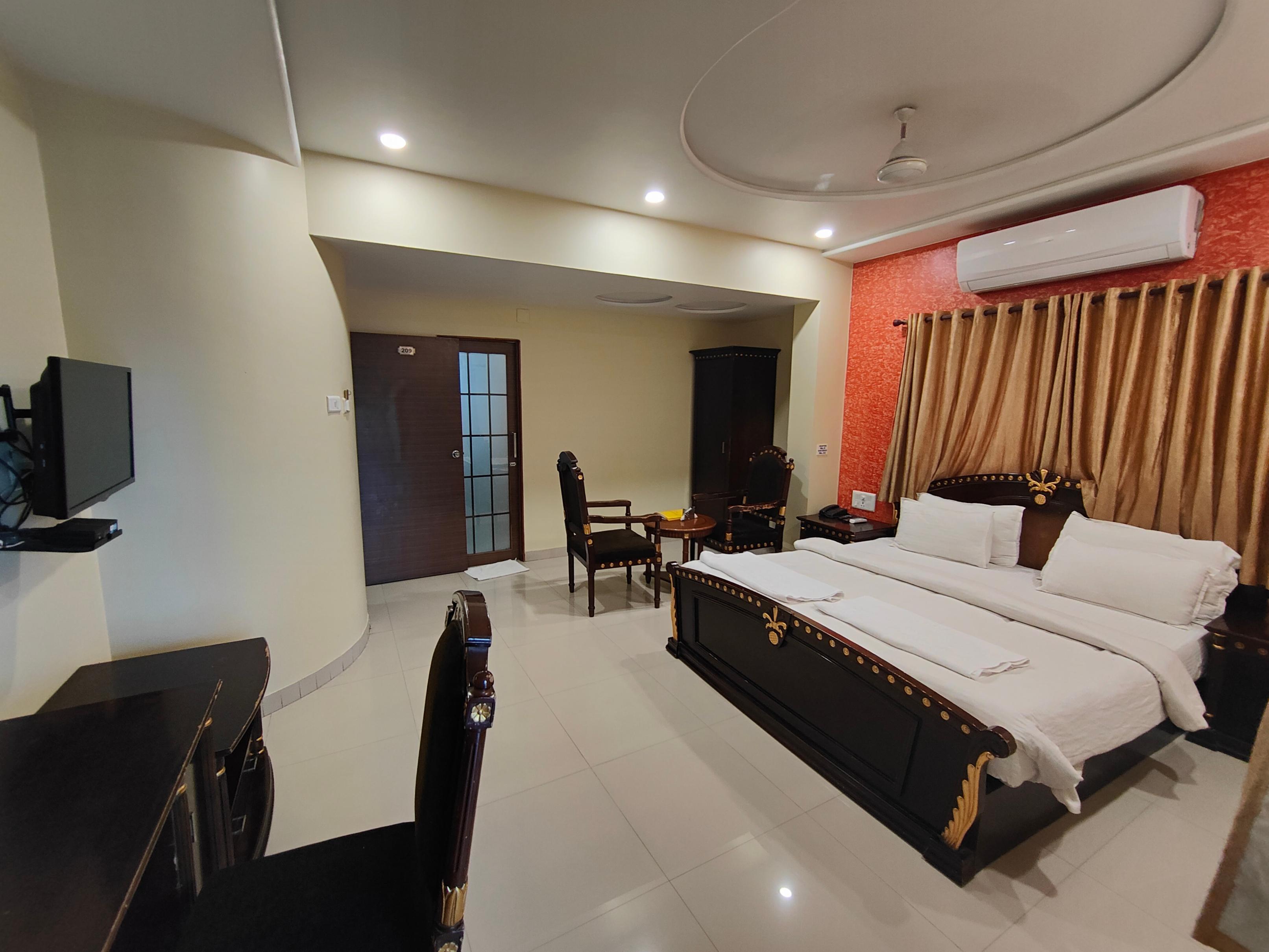 Hotel Indralok Room Type - Deluxe Room