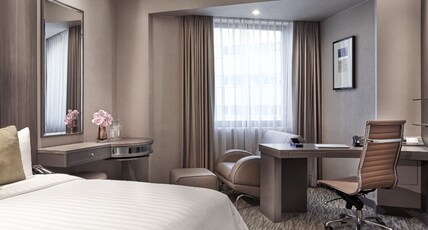 M Hotel Singapore City Centre Room Type - Deluxe with One Queen Bed