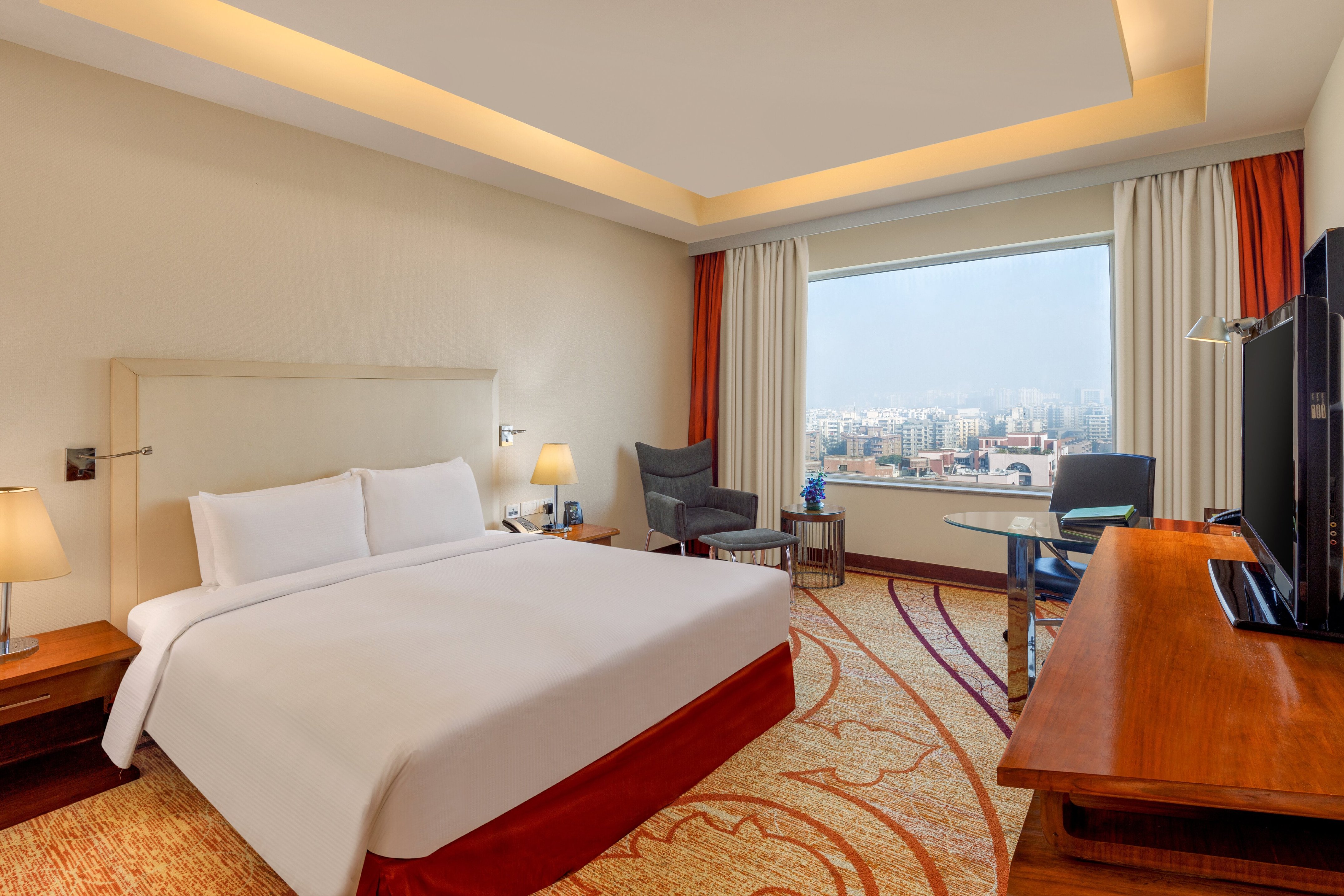 DoubleTree by Hilton - New Delhi NCR Room Type - King Executive Room with Lounge Access