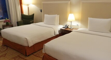 DoubleTree by Hilton - New Delhi NCR Room Type - Twin Beds Guestroom