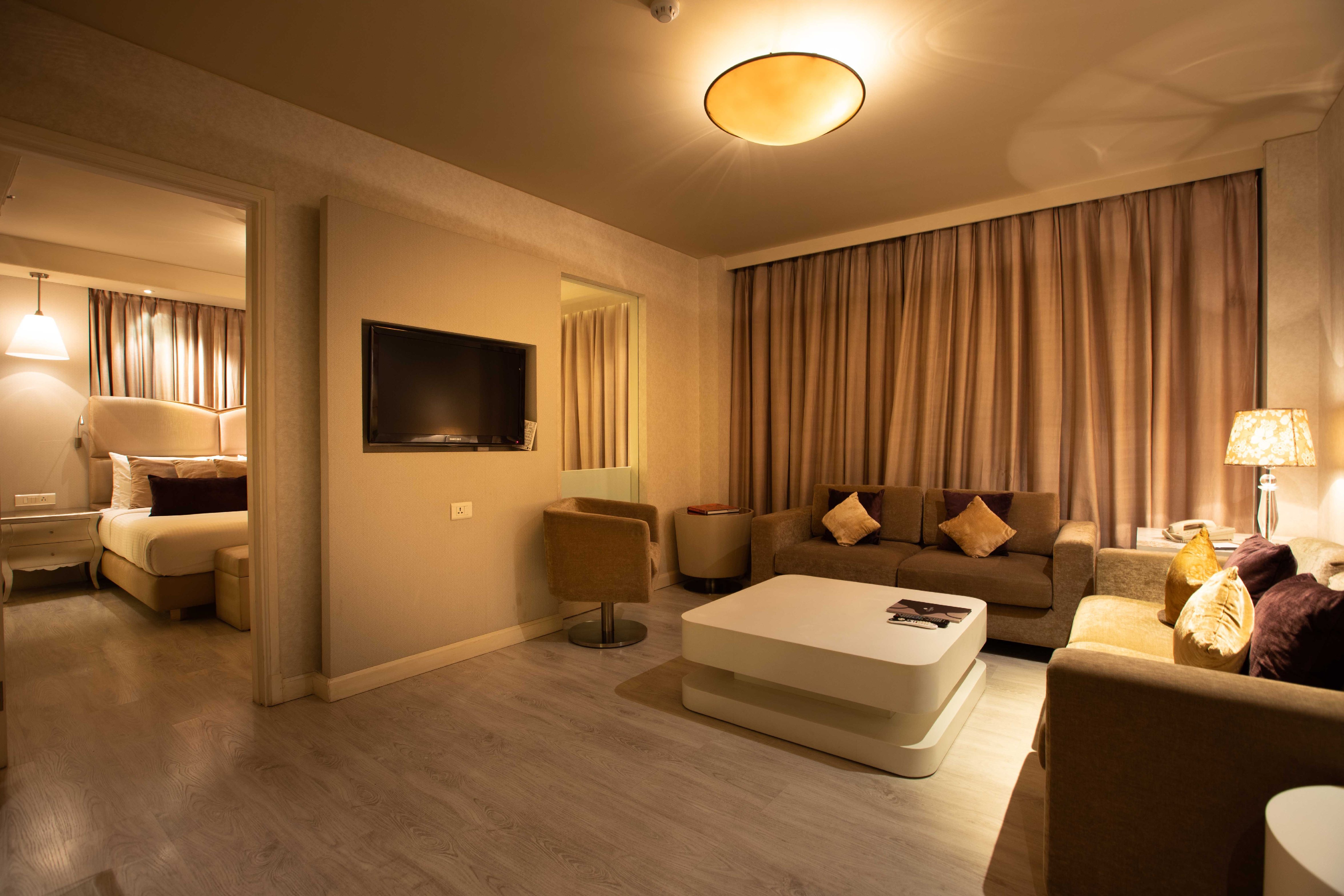 Clarens Hotel - Tap to explore photos