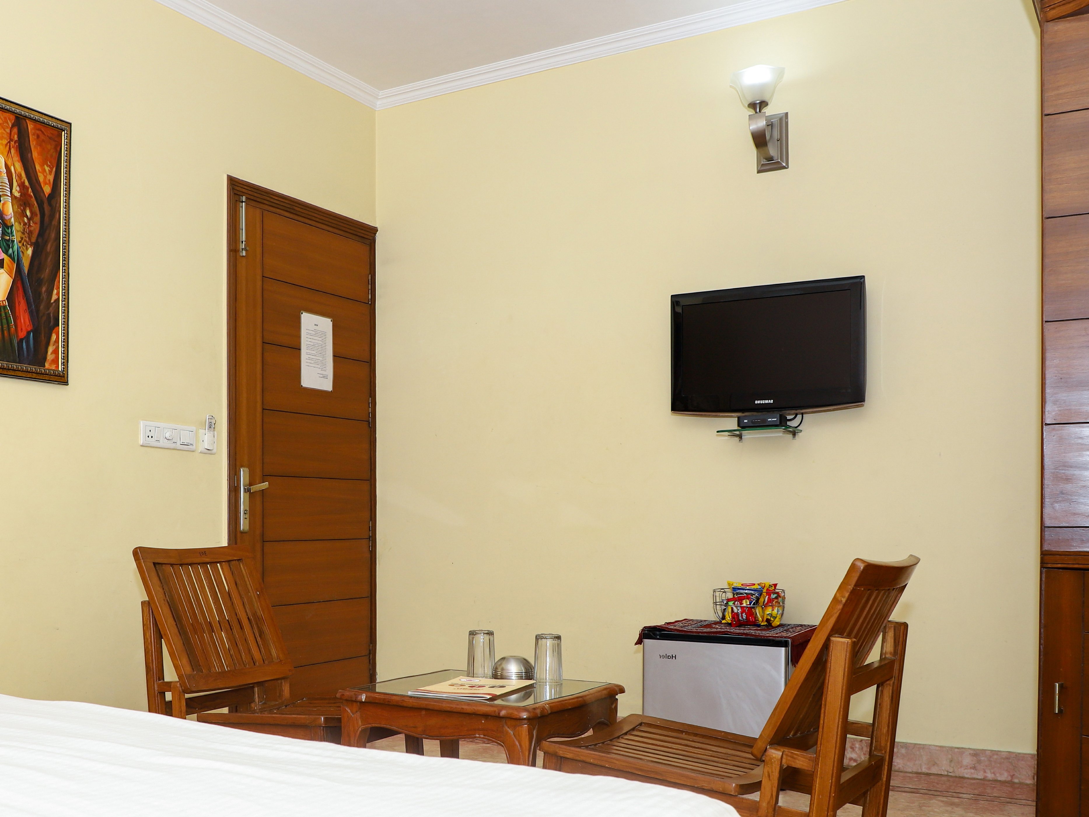 Indira International Inn Vasant Kunj Room Type - Deluxe Room Indira International Inn Vasant Kunj Room Type - Deluxe Room