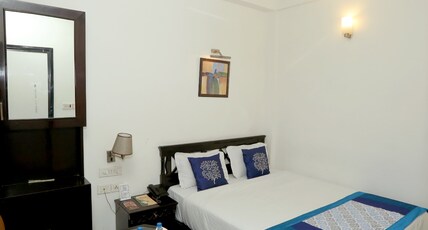 Hotel The R Blues Near Delhi IGI Airport Room Type - Economy Room Hotel The R Blues Near Delhi IGI Airport Room Type - Economy Room
