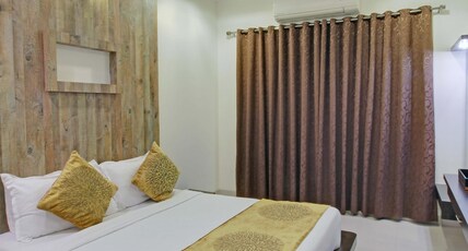 MARIGOLD-Newly Renovated Hotel. Room Type - Superior Room (Old Wings) - Complimentary Shuttle Pickup and Drop to Sai Baba Temple (Gate 2)