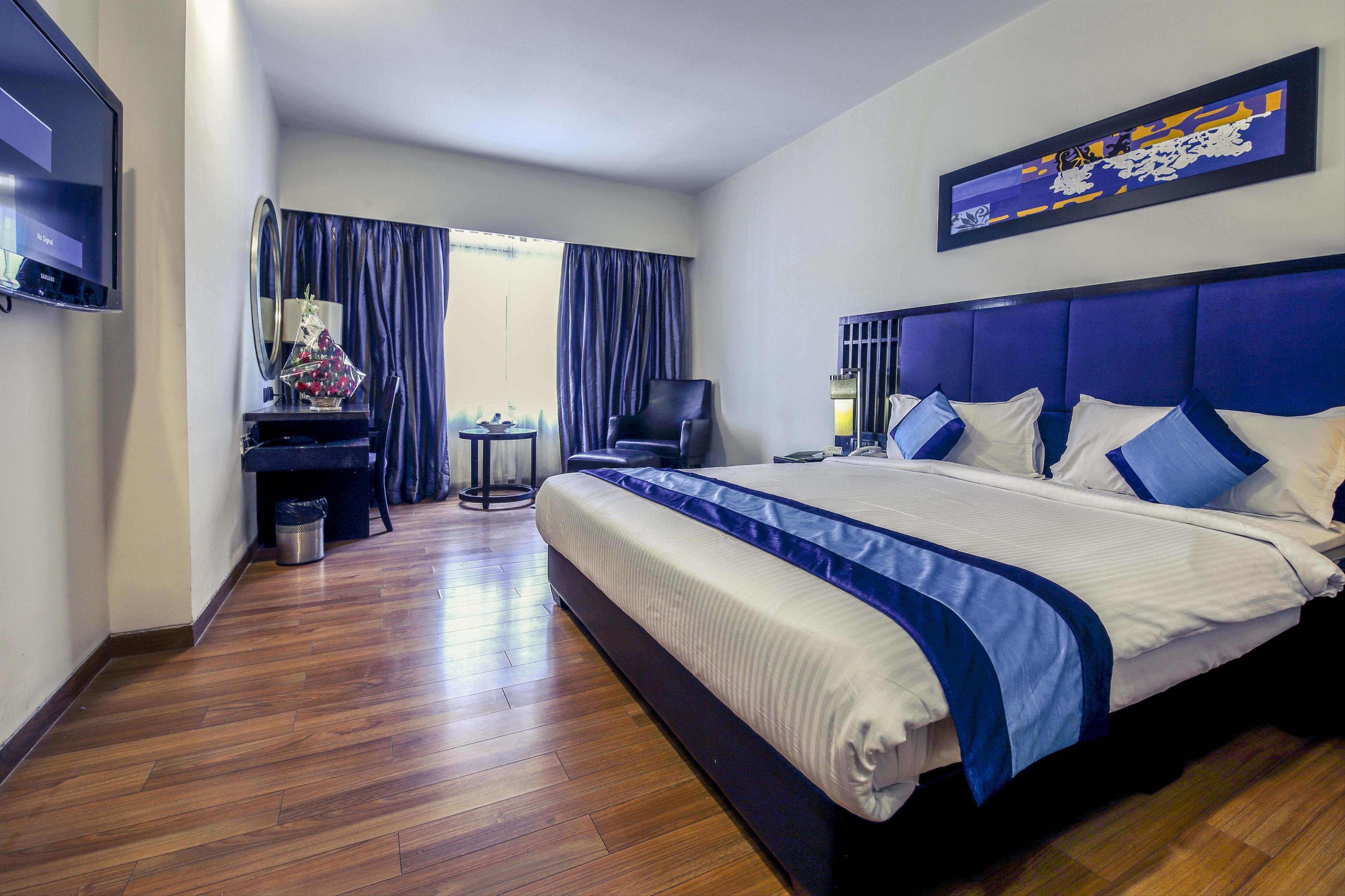 Ebony Boutique Hotel - Tap to explore photos