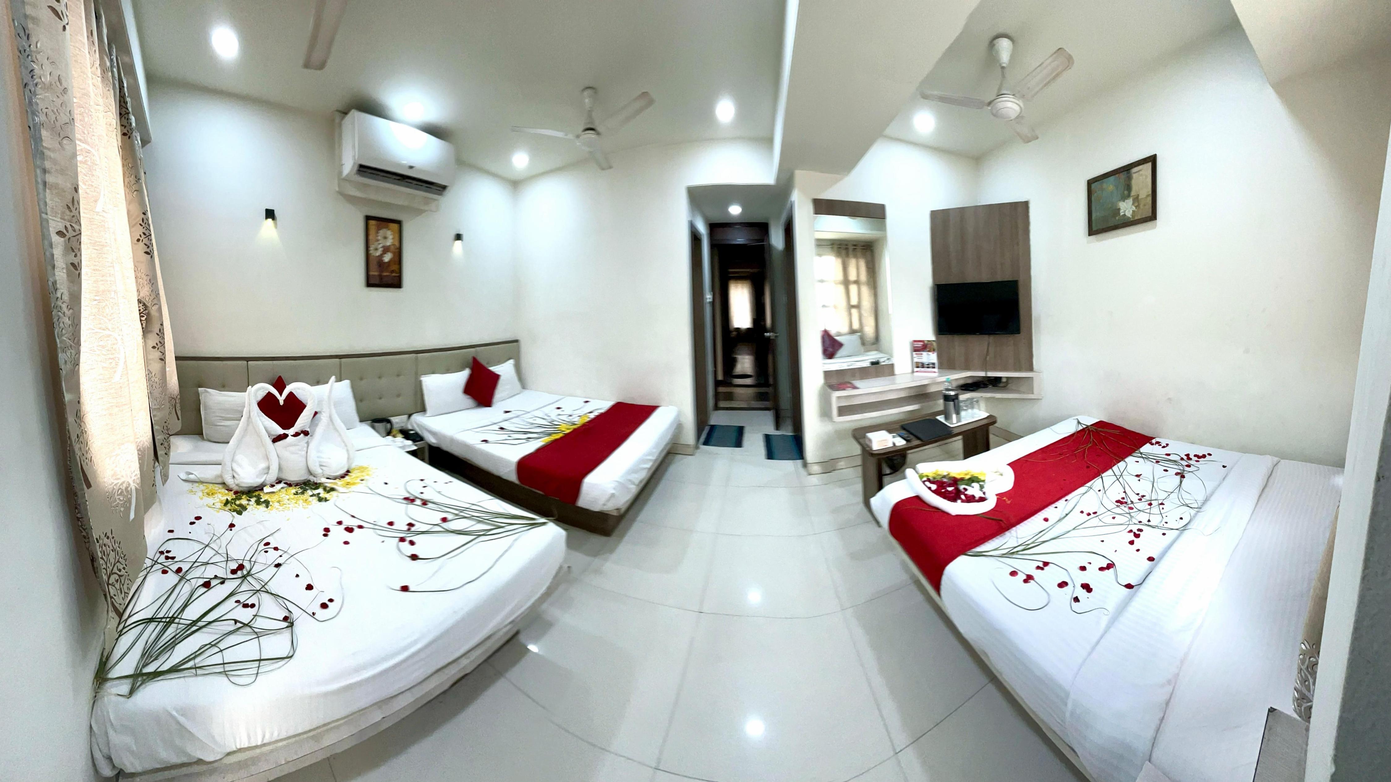 Hotel Sai Chhatra - Tap to explore photos