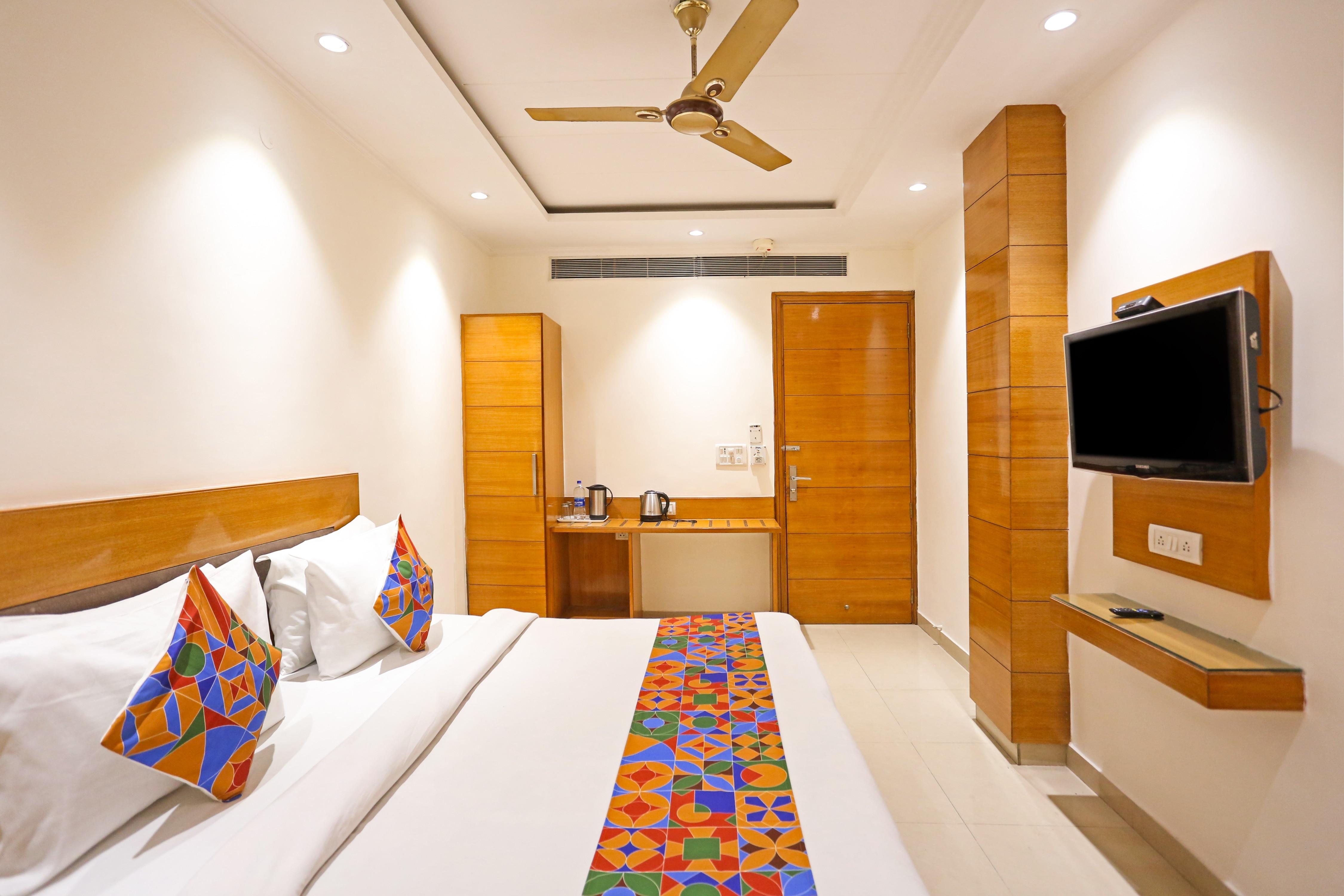 Hotel Fortuner - Tap to explore photos