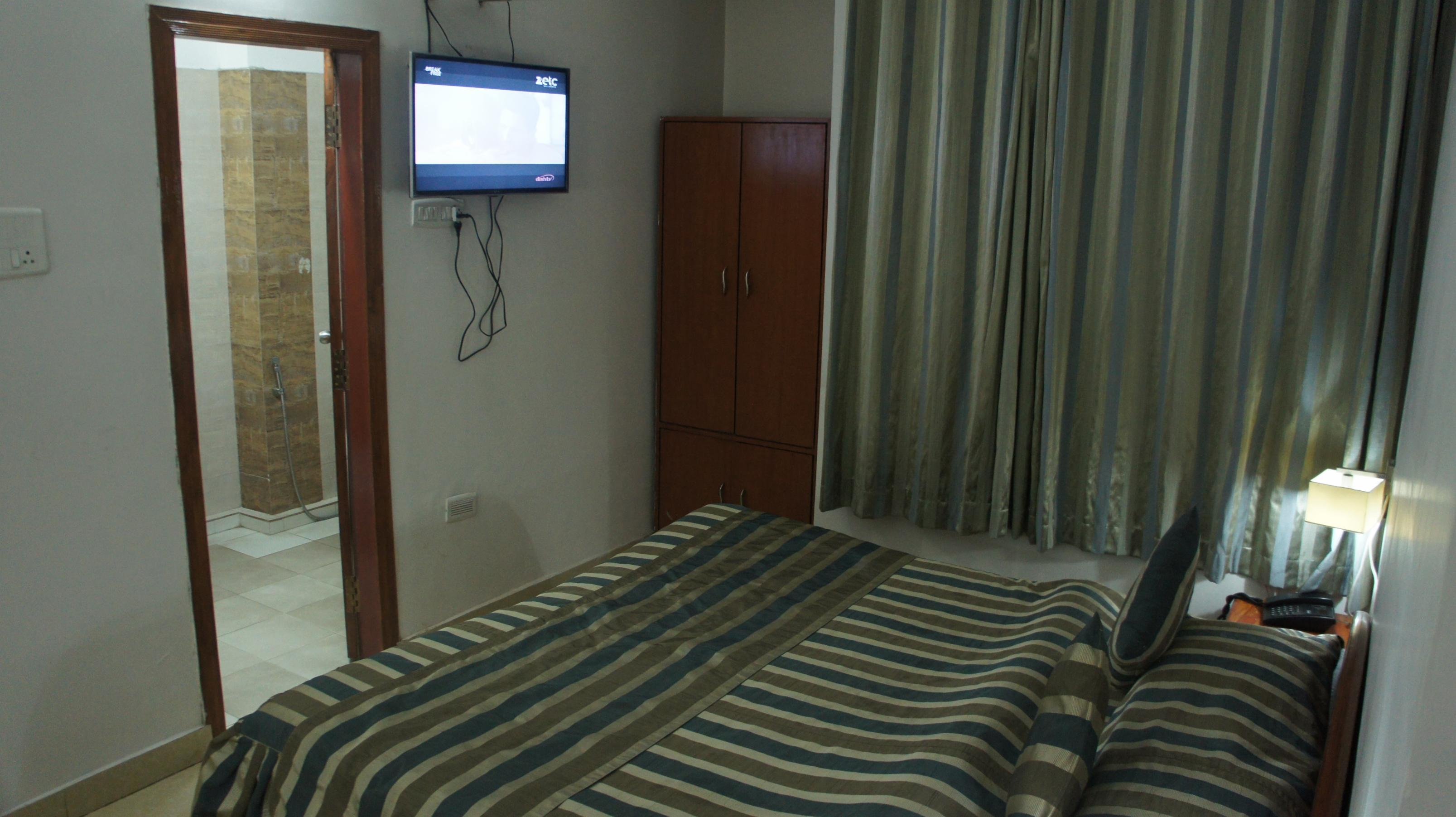 Hotel Lilawati Grand - Tap to explore photos