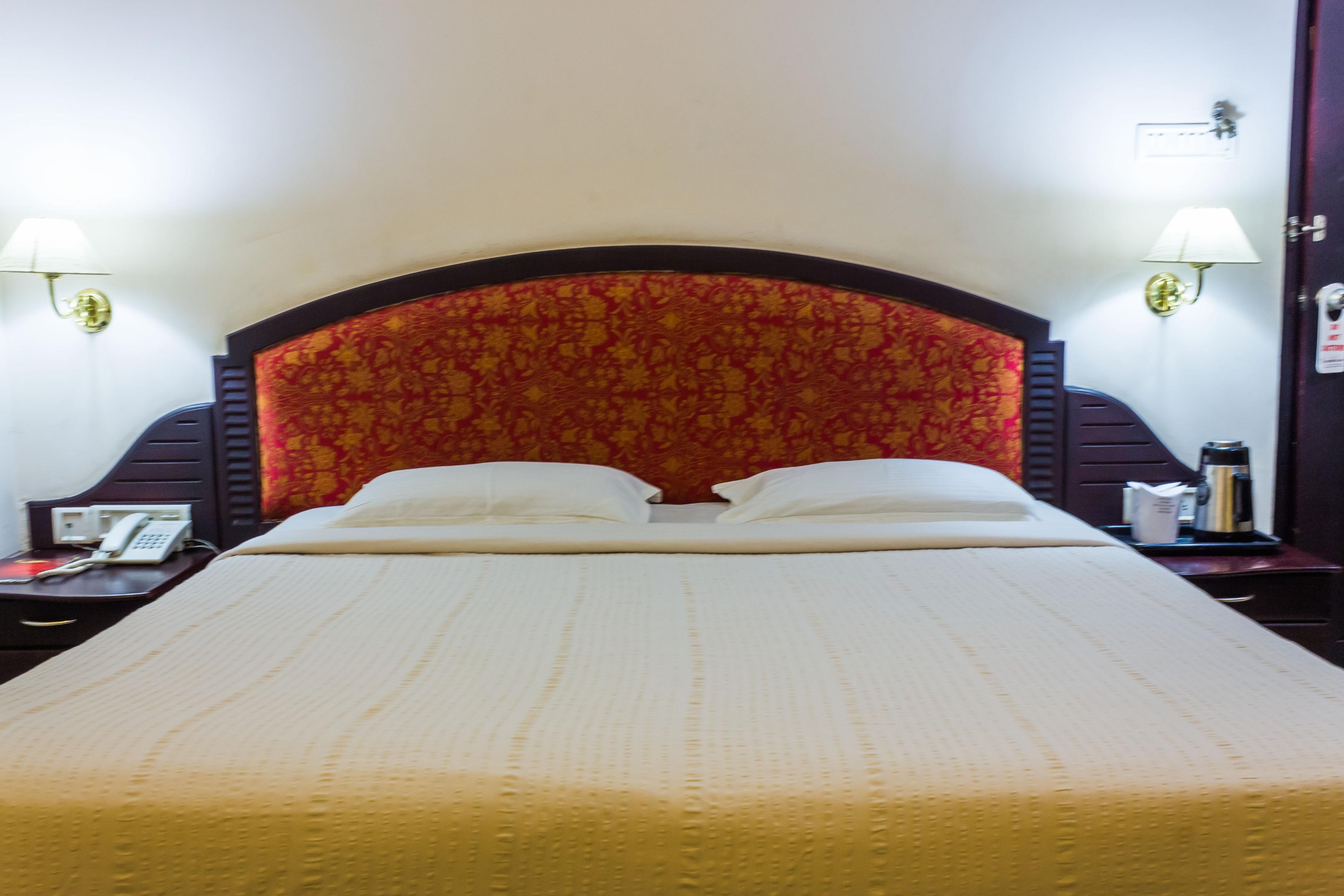 Hotel Gee Bee Palace Room Type - Standard Room  Queen Bed