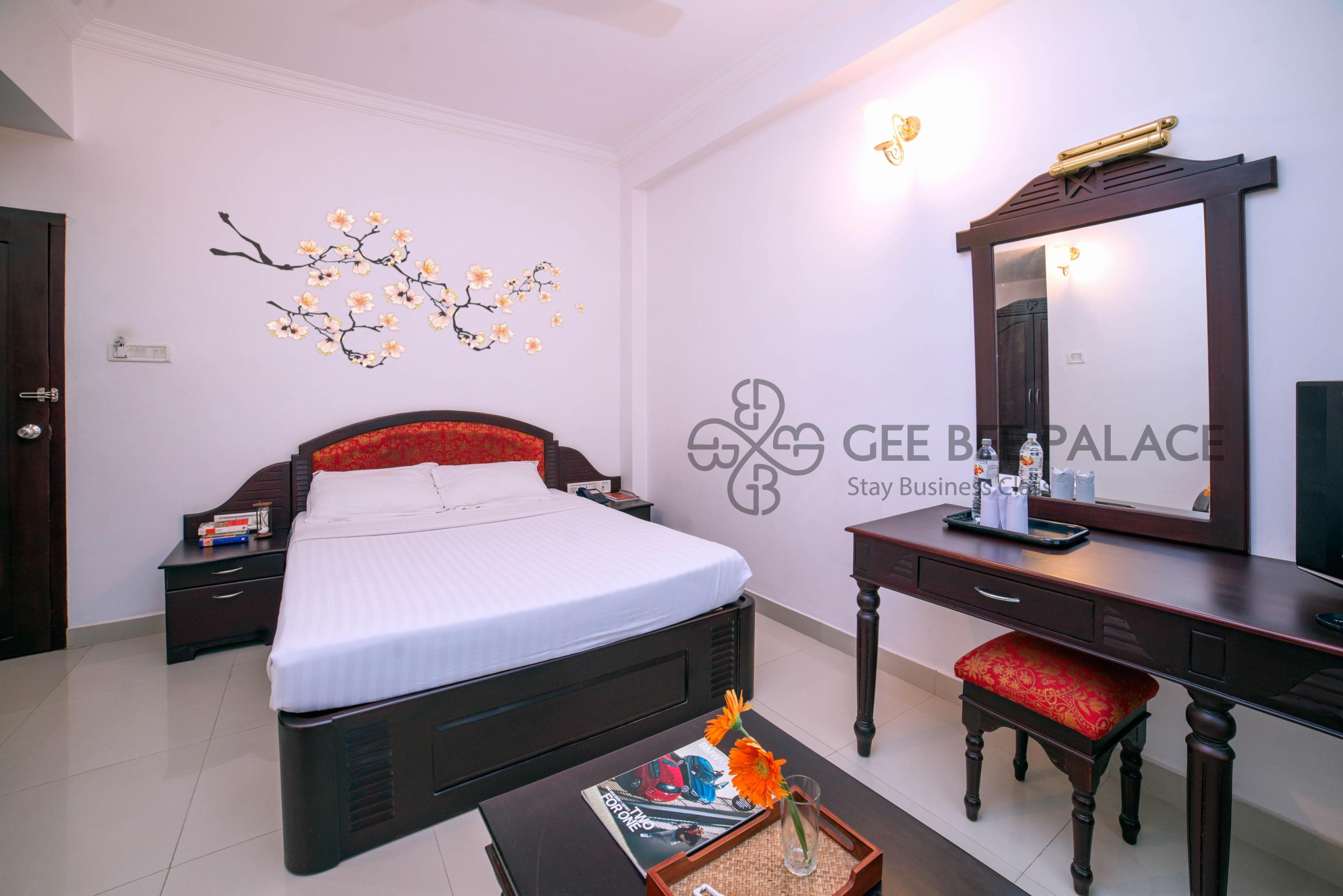 Hotel Gee Bee Palace - Tap to explore photos