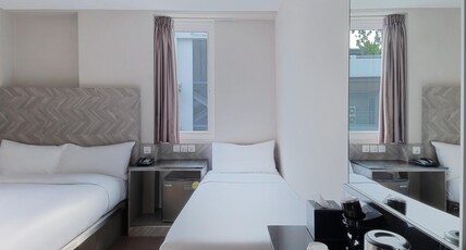ibis Budget Singapore Dahlia Room Type - Superior Room with 1 Double Bed and 1 Single Bed ibis Budget Singapore Dahlia Room Type - Superior Room with 1 Double Bed and 1 Single Bed