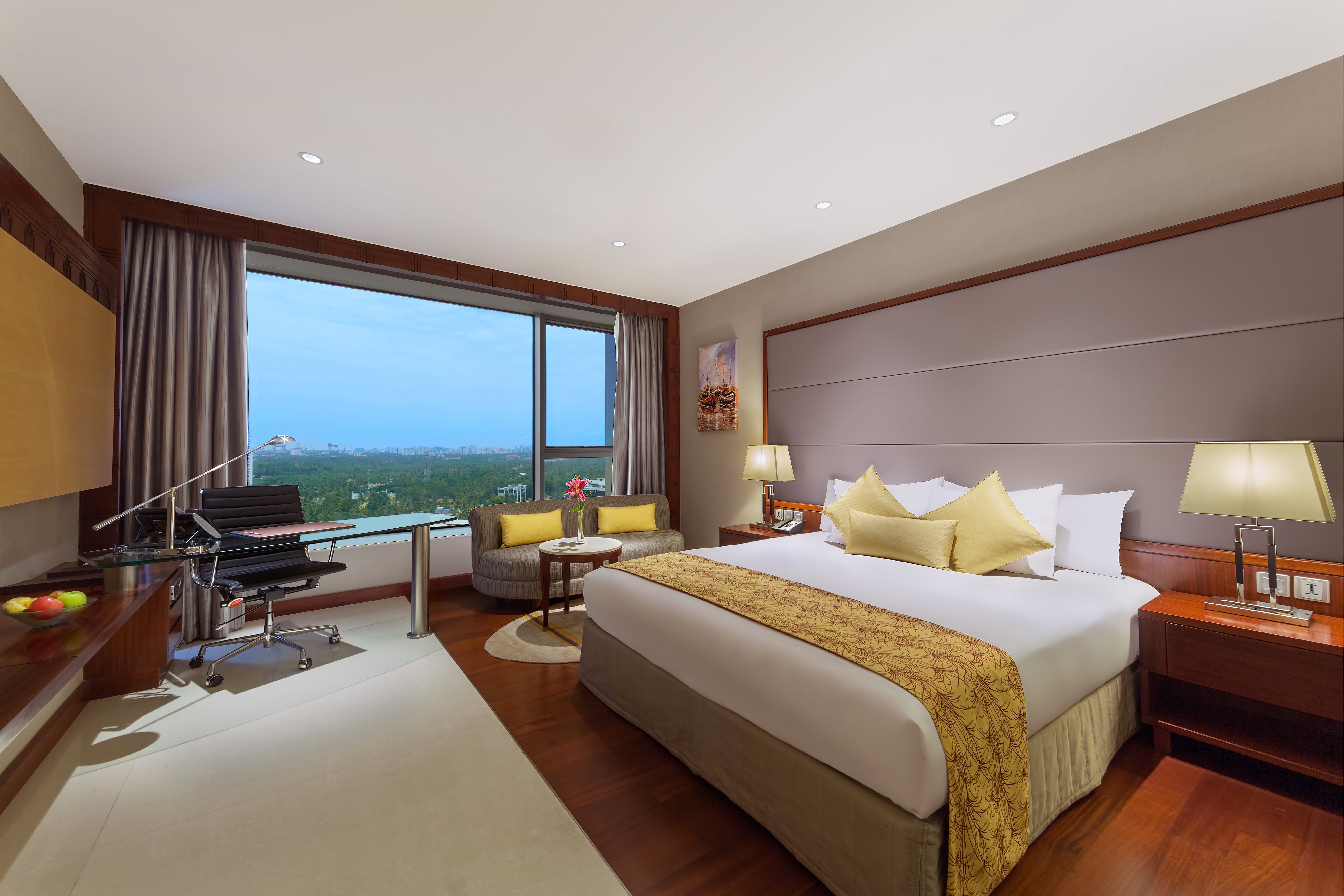 Crowne Plaza Kochi Room Type - King Standard City View Smoking Room