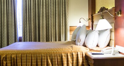 Hotel Airlink Castle Room Type - Presidential Suite