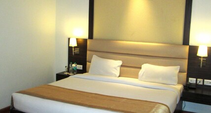 Hyphen Premier Hotel Room Type - Deluxe Room