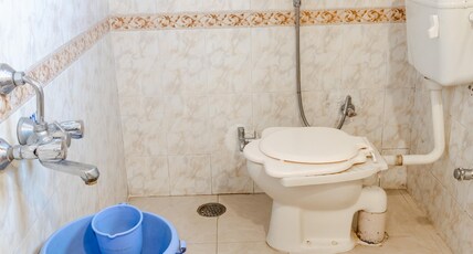 Hotel Vyankatesh (Pure Veg Restaurant) Room Type - Executive AC Room ( Ground Floor ) Hotel Vyankatesh (Pure Veg Restaurant) Room Type - Executive AC Room ( Ground Floor )